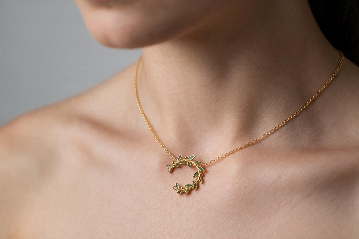 Necklace With Enamel | Olive Leaves